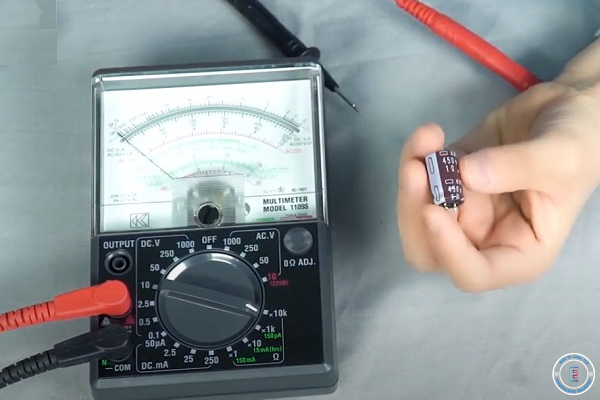 Cách đo tụ điện bằng đồng hồ vạn năng kim